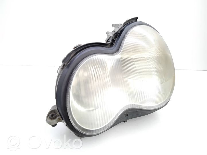 Mercedes-Benz C W203 Lampa przednia A2038201161