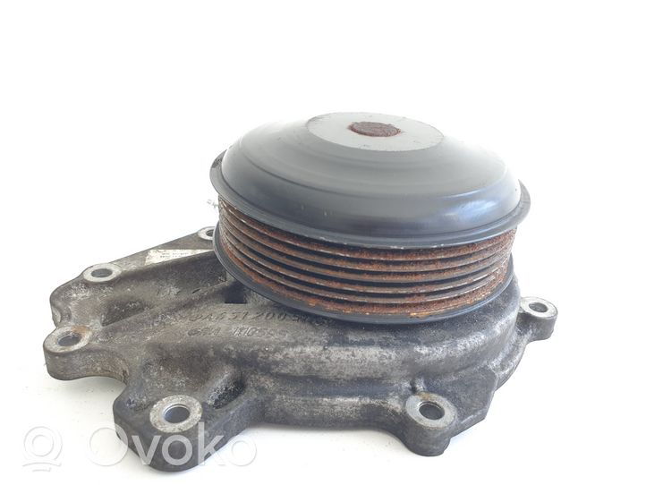 Mercedes-Benz E W212 Pompe de circulation d'eau A6512006001