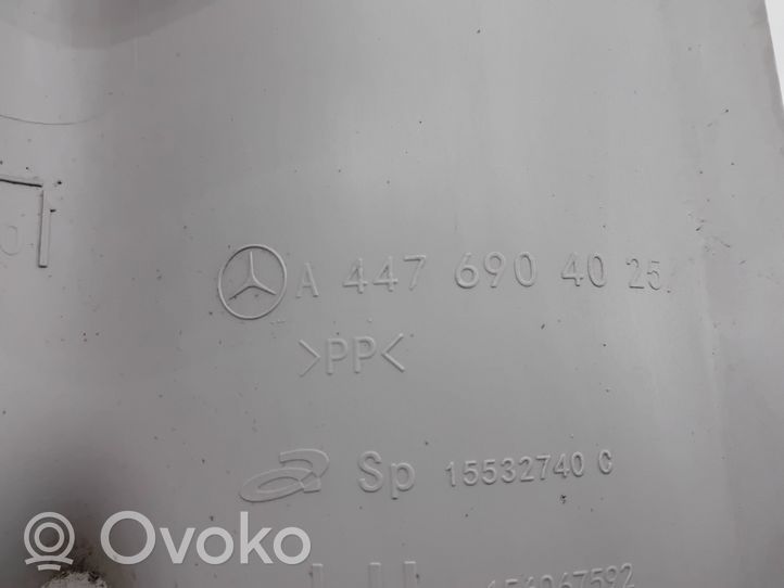 Mercedes-Benz Vito Viano W447 Osłona słupka szyby przedniej / A A4476904025