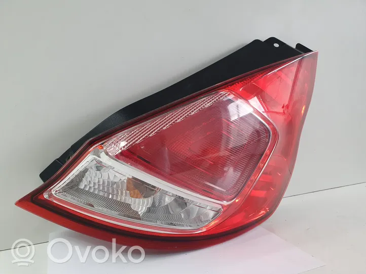 Ford Fiesta Luz trasera/de freno C1BB13404A