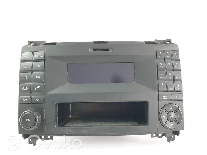 Mercedes-Benz Vito Viano W447 Panel / Radioodtwarzacz CD/DVD/GPS A4479006005