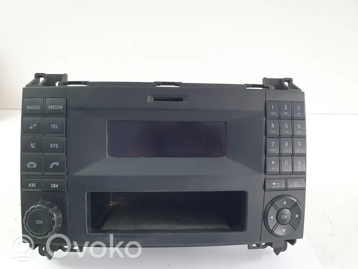 Mercedes-Benz Vito Viano W447 Panel / Radioodtwarzacz CD/DVD/GPS A4479006005