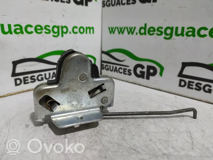 Opel Vectra B Tailgate lock latch 90457255