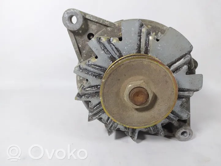 Opel Kadett E Generatore/alternatore 