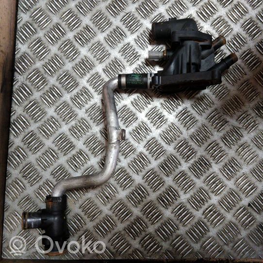 Ford Focus Boîtier de thermostat / thermostat CM5G8D036AA