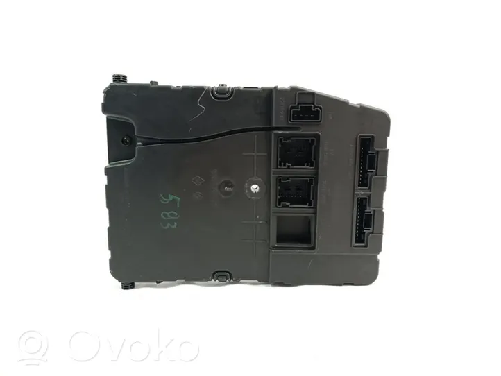 Renault Scenic II -  Grand scenic II Fuse module 8200780018A