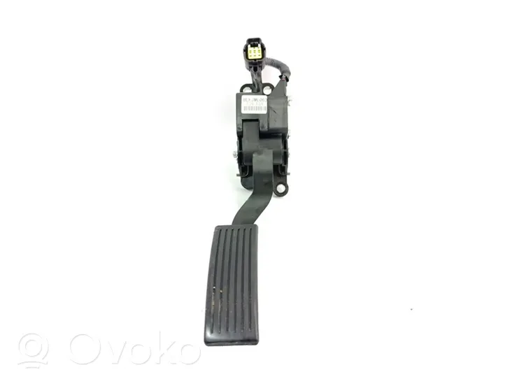 Hyundai Accent Accelerator throttle pedal 327261G800