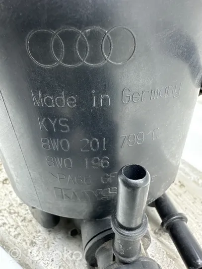 Audi A5 Cartouche de vapeur de carburant pour filtre à charbon actif 8W0201799C