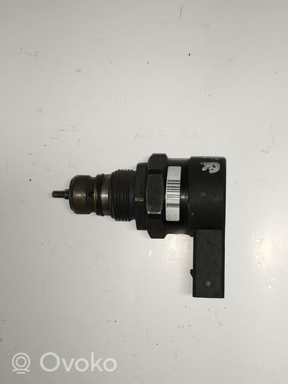 Mercedes-Benz Sprinter W901 W902 W903 W904 Regulator ciśnienia paliwa A6420780149