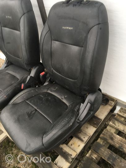 Mitsubishi L200 Seat set 