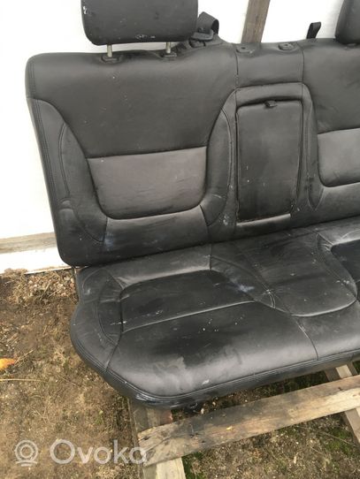 Mitsubishi L200 Seat set 