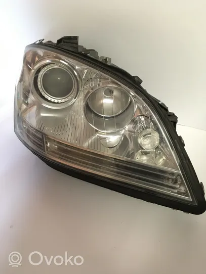 Mercedes-Benz ML W164 Lampa przednia 263348