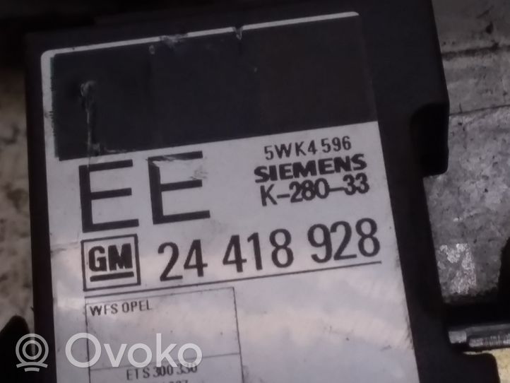 Opel Omega B2 Ohjauspyörän akseli 24418928