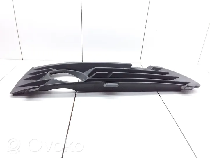 Opel Zafira B Grille antibrouillard avant 13124990