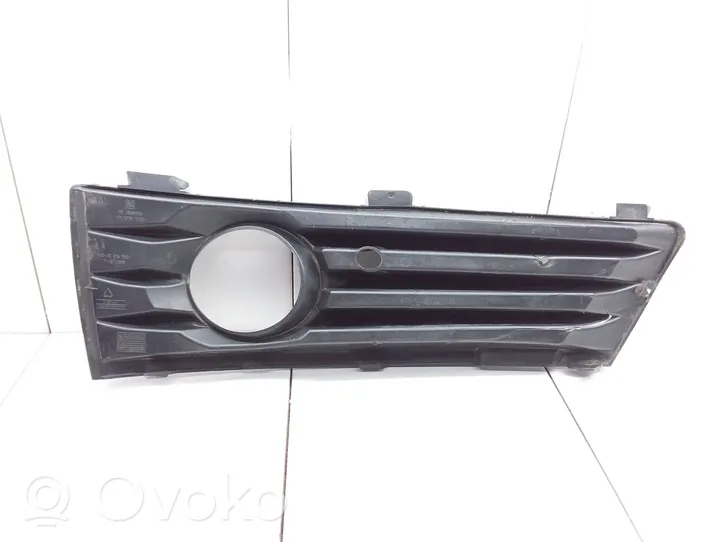 Opel Zafira B Front fog light trim/grill 13124990