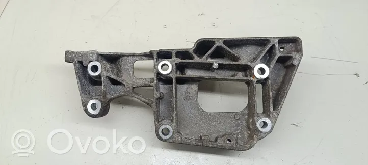 Audi A3 S3 8P Support de générateur / alternateur 06f903143B