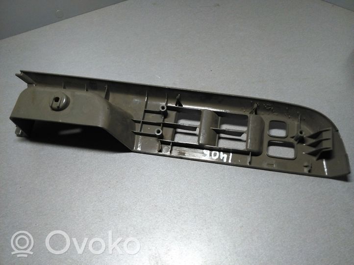 Nissan Patrol Y61 Support bouton lève vitre porte avant TK068096VB000