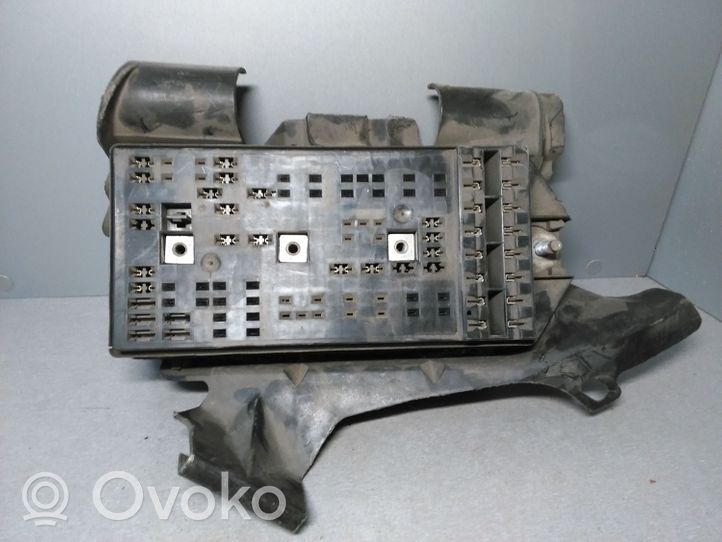 Opel Sintra Module de fusibles 15353793