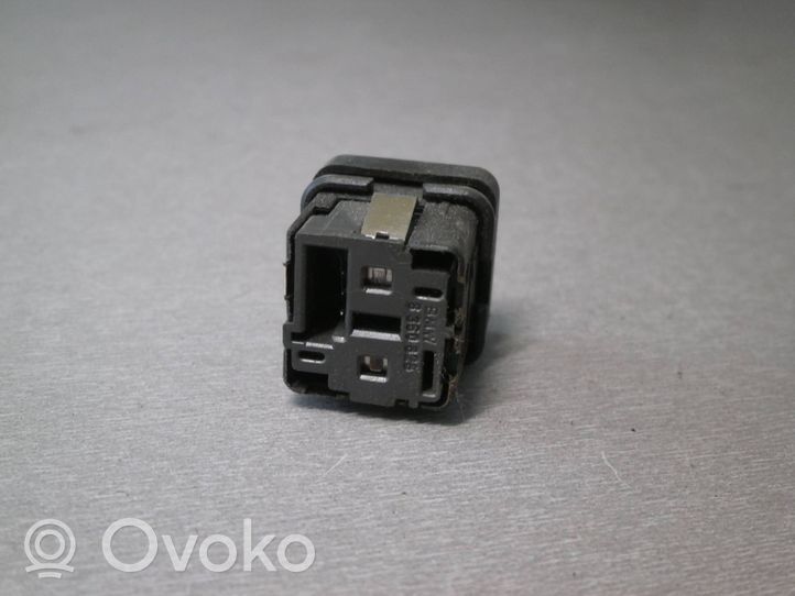 BMW 7 E38 Central locking switch button 8360828