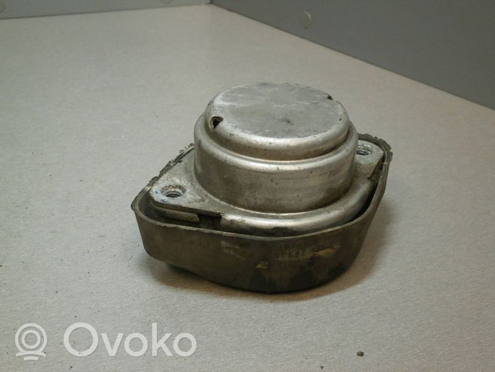 Volkswagen PASSAT B5.5 Gearbox mount 4B0399151M