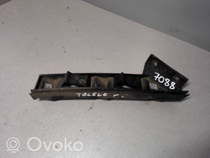 Seat Toledo II (1M) Передний держатель бампера 1M0807050B