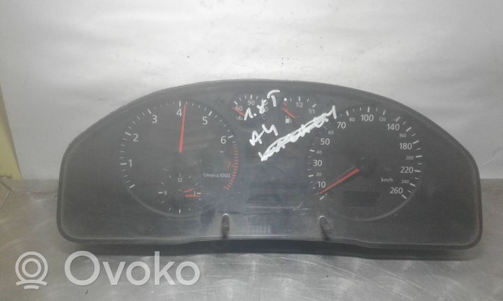 Audi A4 S4 B5 8D Nopeusmittari (mittaristo) 8D0919861H