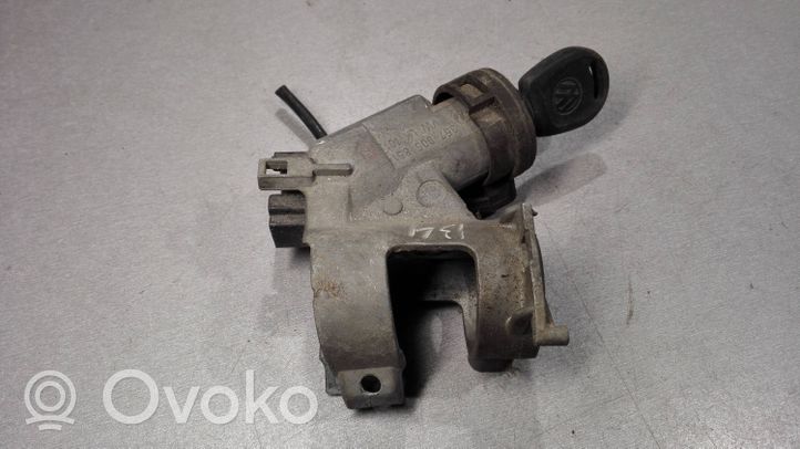 Volkswagen Vento Užvedimo spynelė 357905851