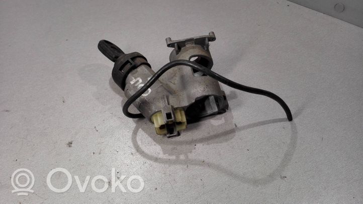 Volkswagen PASSAT B4 Cerradura de encendido 357905851D