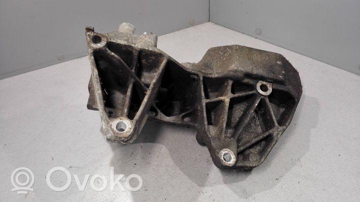 Opel Vectra B Mocowanie alternatora 90528680