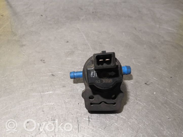 Mercedes-Benz C W203 Turbolader Druckwandler Magnetventil 0004703393