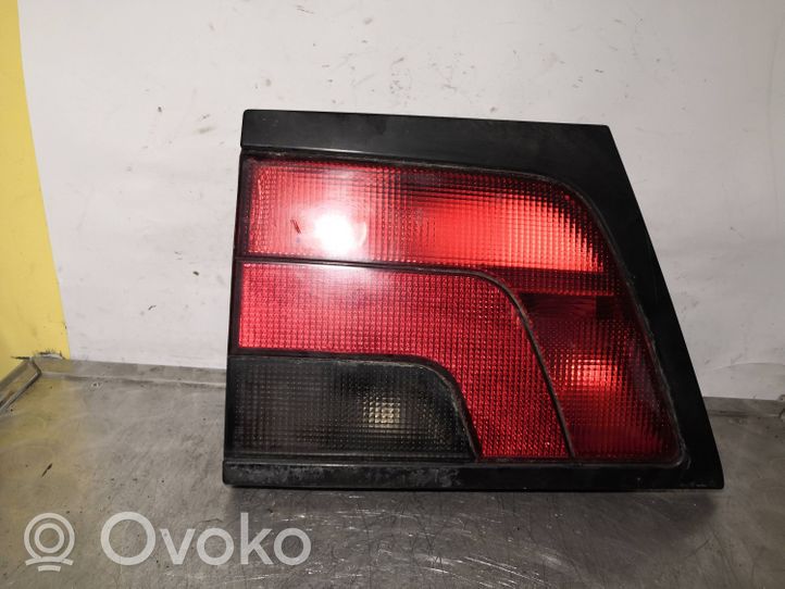 Peugeot 806 Lampy tylnej klapy bagażnika 4510112