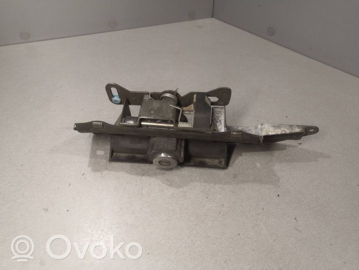 Peugeot 406 Griff Taster Öffner Heckklappe Kofferraumdeckel 43401