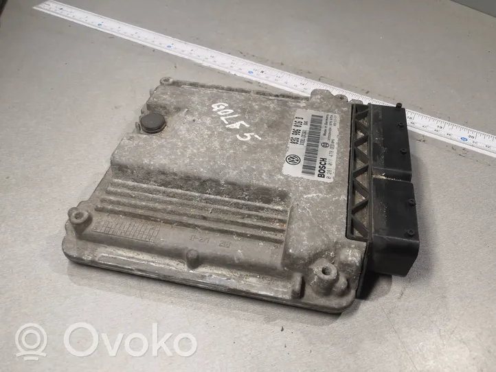 Volkswagen Golf V Calculateur moteur ECU 03G906016B