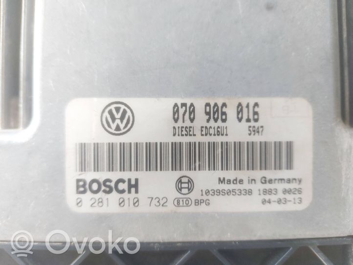 Volkswagen Transporter - Caravelle T5 Komputer / Sterownik ECU i komplet kluczy 070906016