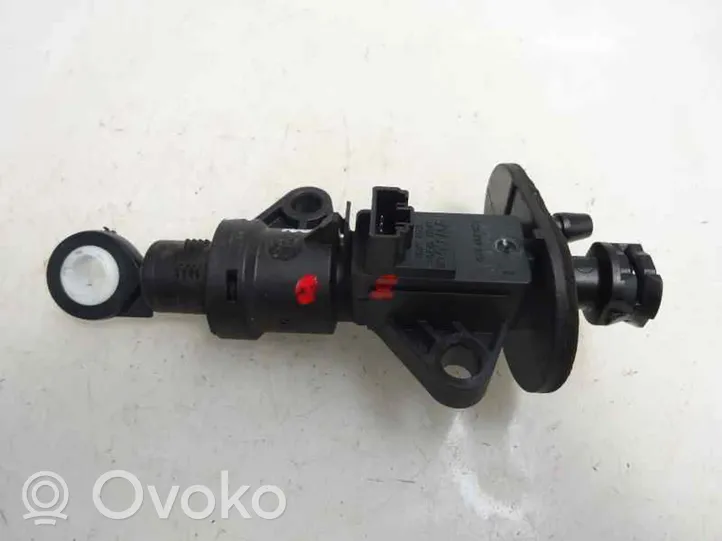 Volkswagen Golf VII Clutch master cylinder 