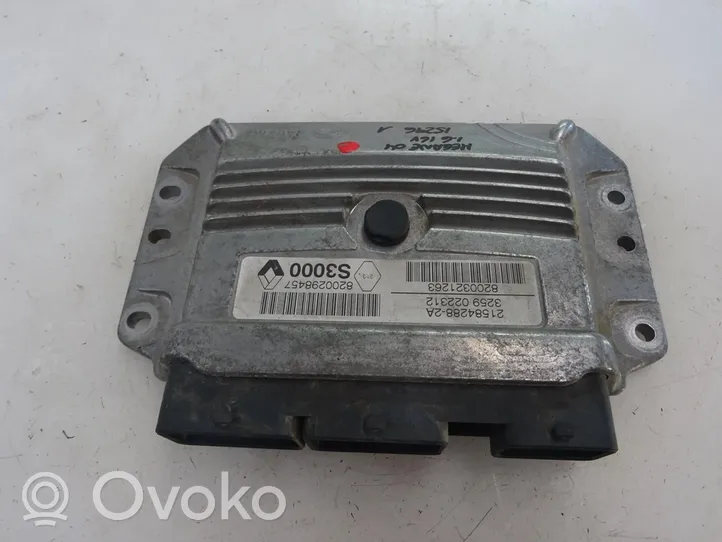 Renault Megane II Sterownik / Moduł ECU 8200298457