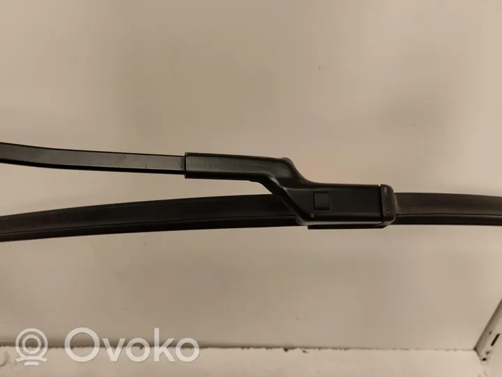 Seat Leon (5F) Front wiper blade arm 