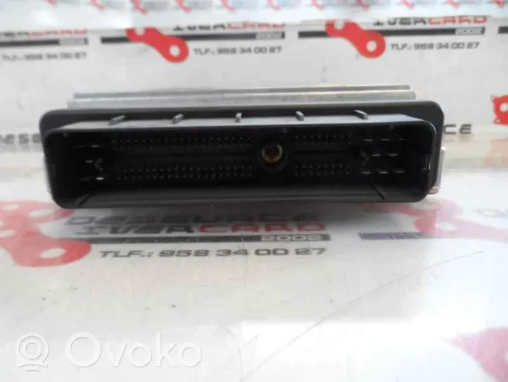 Ford Focus Variklio valdymo blokas 3M51-12A650-LB