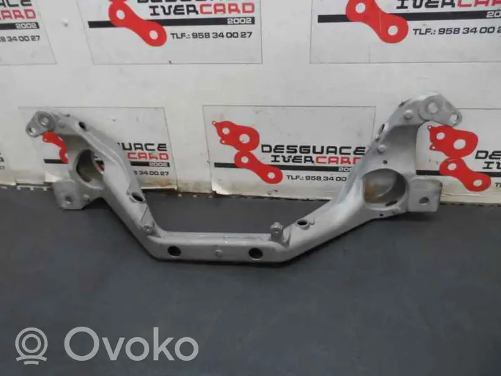 Volkswagen Touareg I Engine mount bracket 