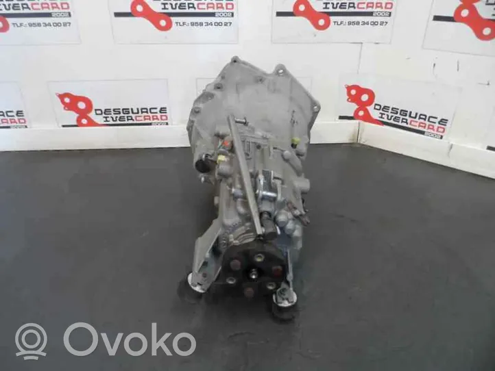 BMW 1 E81 E87 Mechaninė 5 pavarų dėžė 0106748BDU