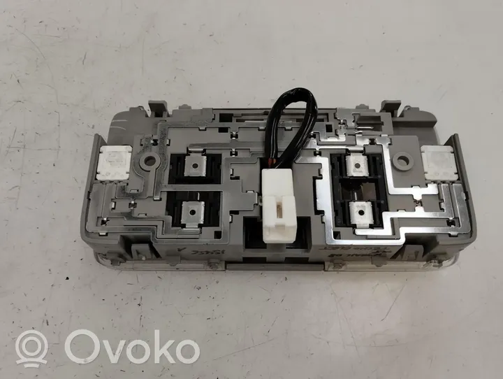 Nissan X-Trail T31 Rivestimento della console di illuminazione installata sul rivestimento del tetto 