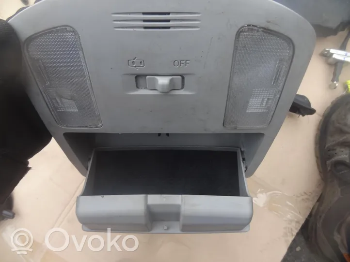 Toyota Hilux VIII Garniture de console d'éclairage de ciel de toit 63650-0K130