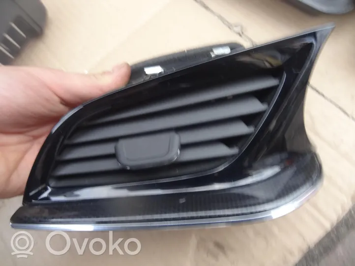 Opel Insignia B Boczna kratka nawiewu deski rozdzielczej YR002011