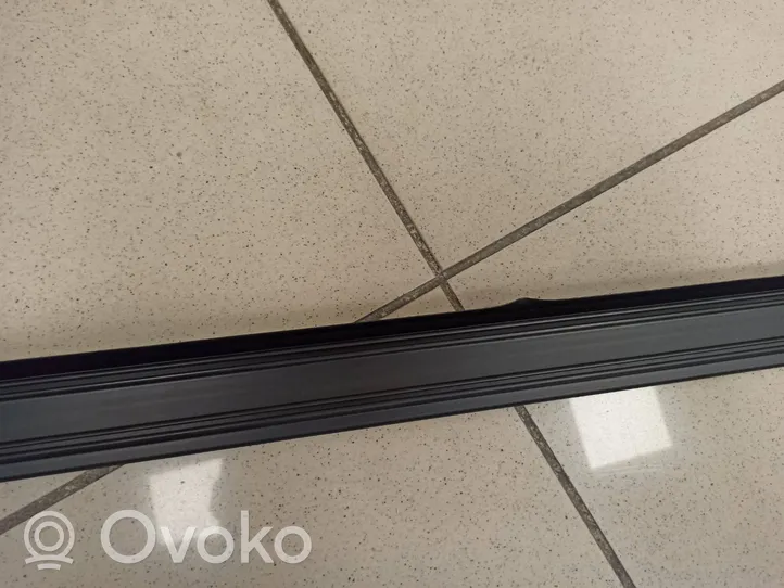 Volkswagen Jetta V Trim molding 1H0853985B41