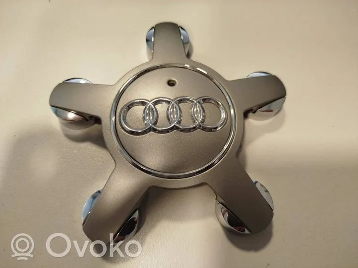 Audi Q3 8U Alkuperäinen pölykapseli 4F0601165N