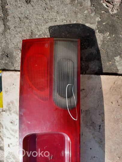 Ford Galaxy Lampy tylnej klapy bagażnika 962608,