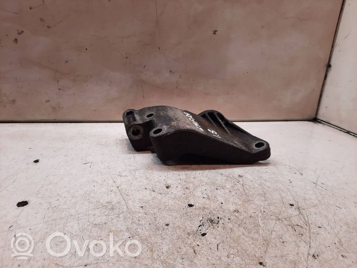 Opel Zafira A Support de générateur / alternateur 90571112