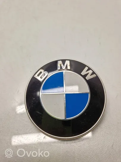 BMW 3 E90 E91 Emblemat / Znaczek 8219237