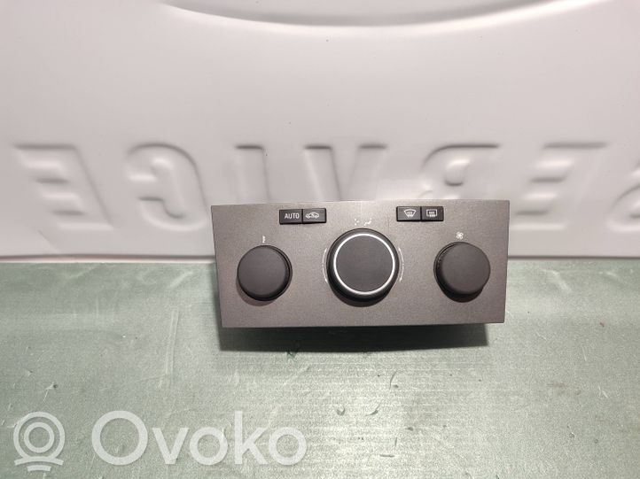 001512570000 Opel Astra H Climate control/heater control trim, 20.00