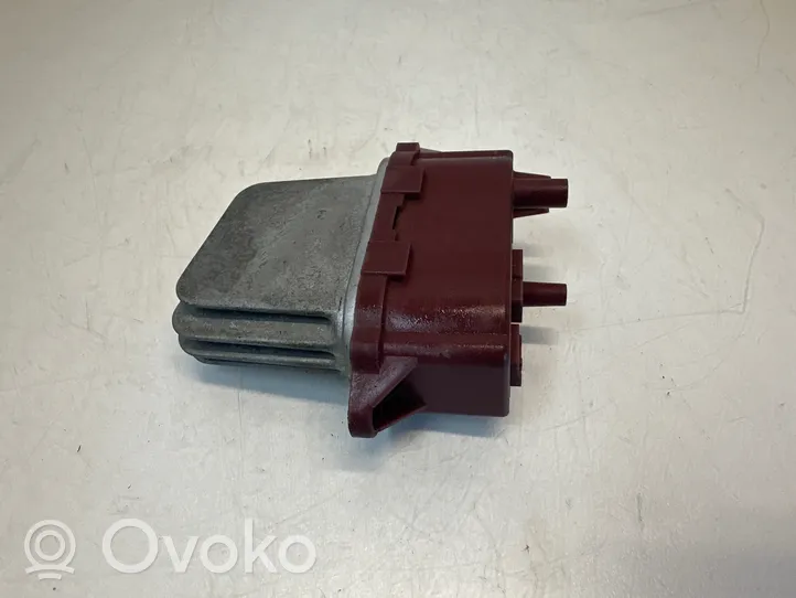 Iveco Daily 35 - 40.10 Heater blower fan relay 500326590